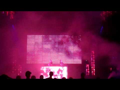 Dada Life spinning at PLUR 2010 HD