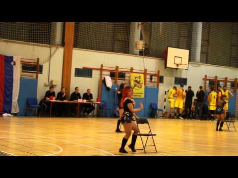 slovenska-kosarka.si: Nastop plesne skupine Glam na tekmi Lastovka : LTH