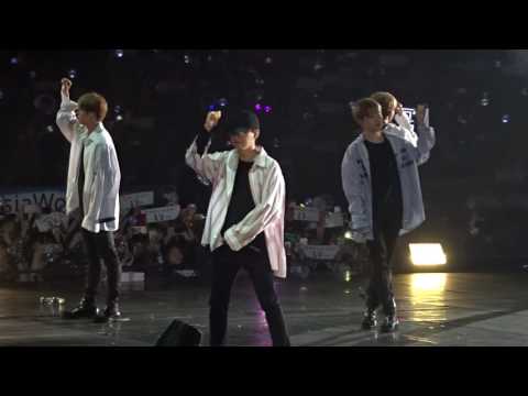 170513 BTS The Wings Tour in Hong Kong - 2!3!, Spring Day (Fancam)