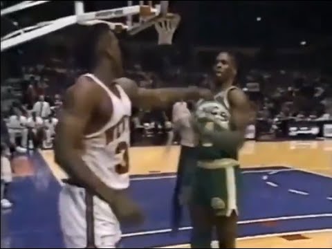 Xavier McDaniel vs. Charles Oakley Fight (it's a beaut, per reports)