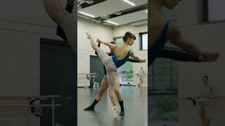 Download lagu William Forsythe – In the Middle, Somewhat Elevated mp3