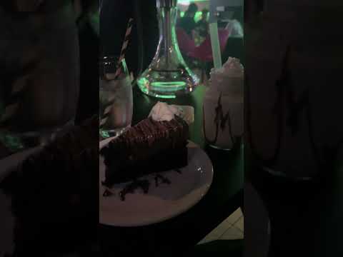 Me 🤝🏼 chocolate cake