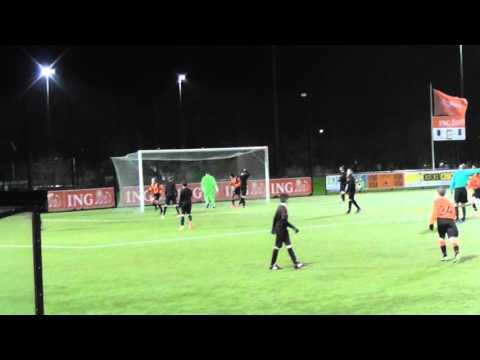 12 jan 2016 VV De Meern C2 - VV De Meern D1 vriendsch 6-2 Doelpunt Faas, assist Wessel (1-0)