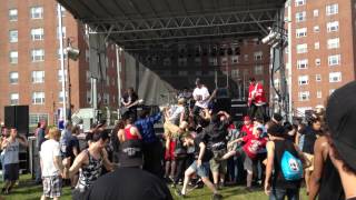 Gift Giver: Daddy Issues live Skate and Surf 2014