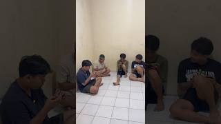 Download lagu If you guys play ff like this, you use powder to make it slippery #shorts #funny #funny mp3