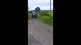 preview picture of video 'Des Flynn Tractor Run'