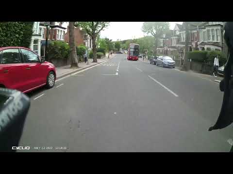 LO09NDU - Roundabout Idiot - No Police Action