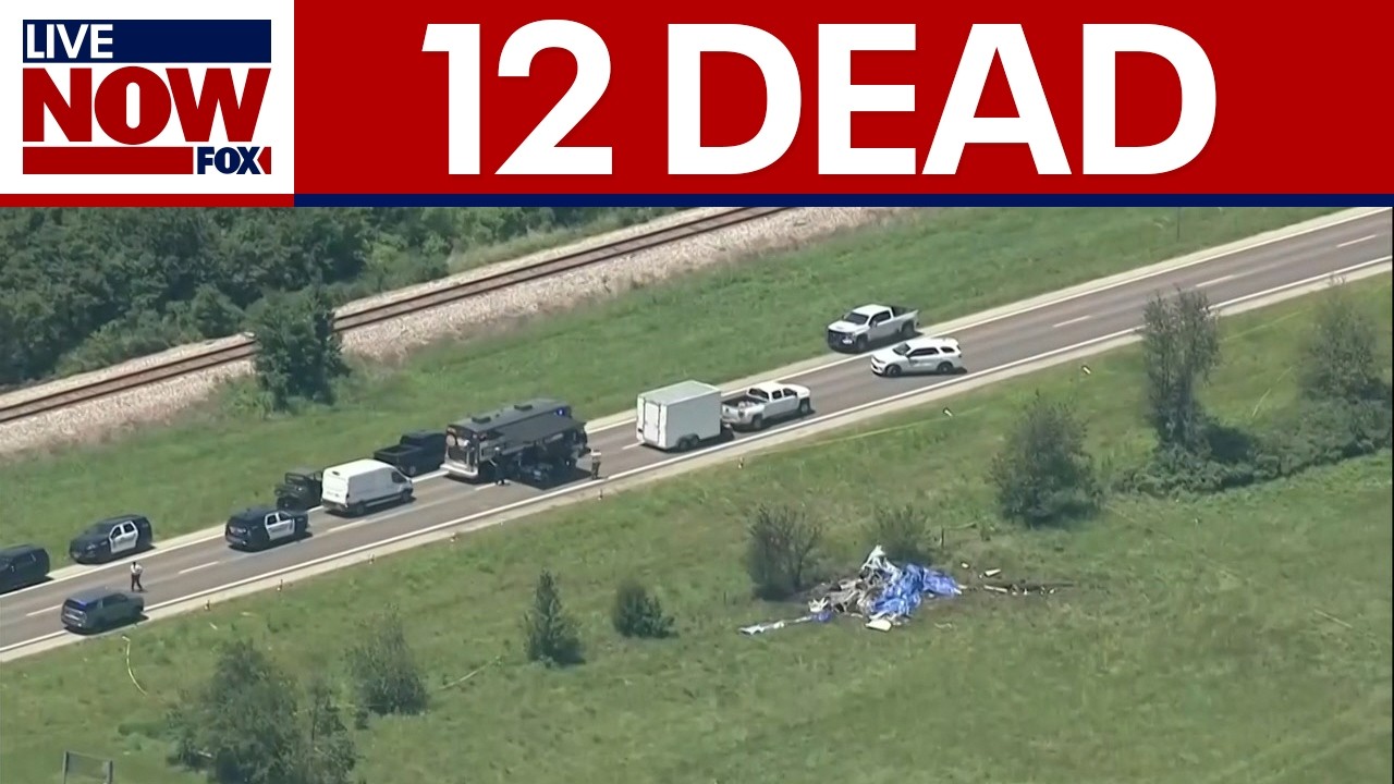 11 skydivers, pilot killed in Missouri plane crash