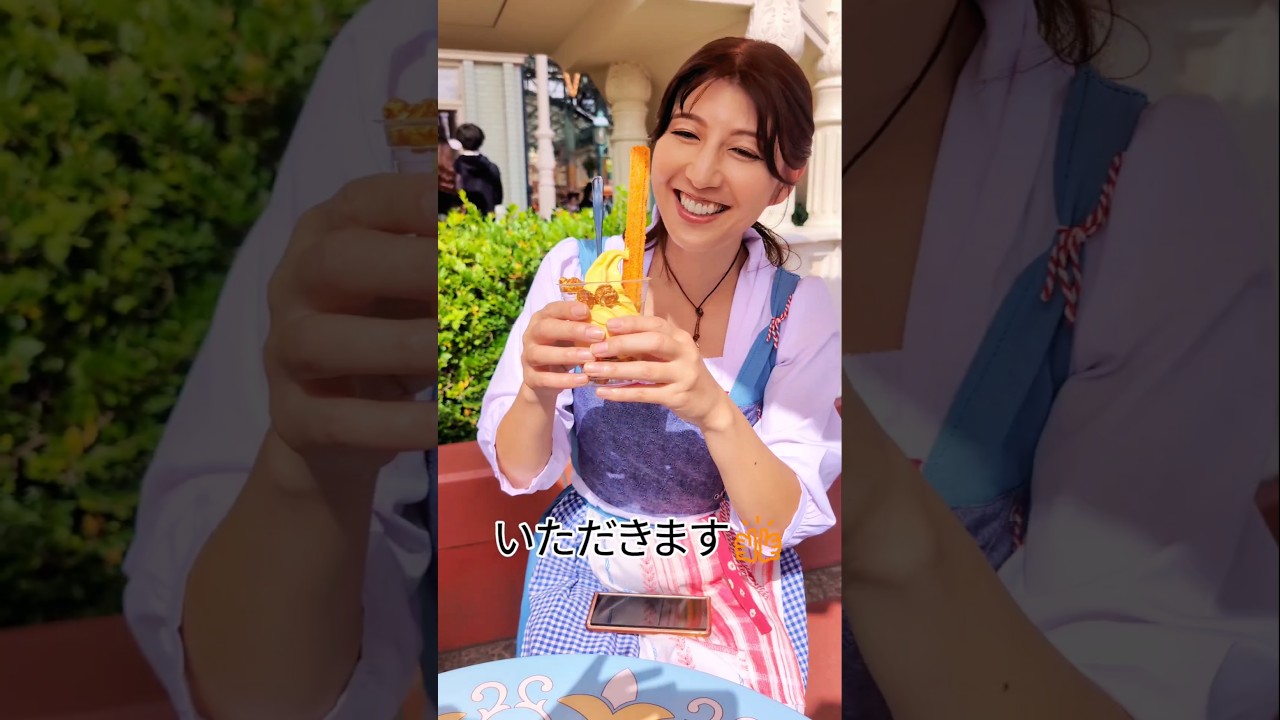 ベル🥀パンプキンソフトクリームを食べる…だけw  #disney #美女と野獣  #ディズニーランド #コスプレ  じゃなく仮装 #ftw