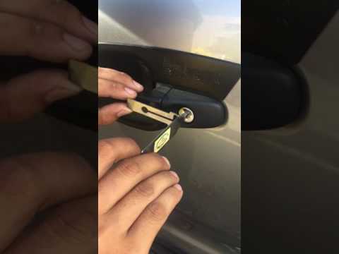 Mở khóa xe Ford Ranger bị mất chìa khóa