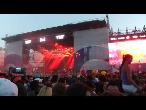 Short clip of Zedd playing Epic