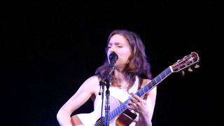 Ani DiFranco - School Night (live in Sacramento)