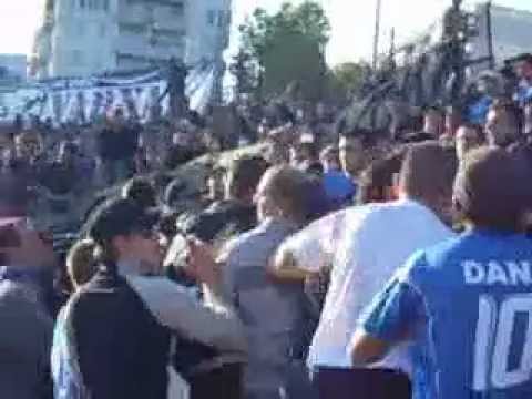 Cops try to arest Spartak Varna fan 10.05.08