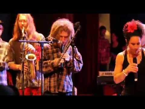 Lide Najs and Miriam Aida - Flyger i väg