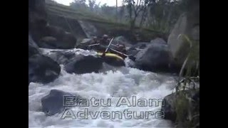 preview picture of video 'Batu Alam Adventure Rafting'