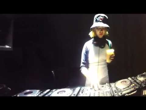 100215 Hyoyeon's IG post