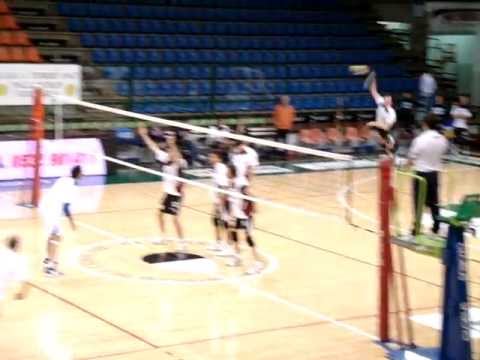 volley serie B2 maschile Carife 4 Torri Volley - Jumbo Office Firenze 2-3