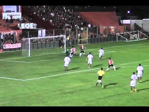 Melhores momentos do jogo Brasil 4 X 1 Portuguesa (10/08/15)