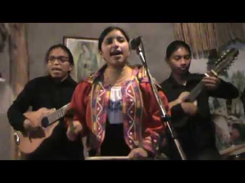 JILGUEROS...HACE LLORAR A SU PADRE CON EMOTIVA DEDICATORIA EN PEGUCHE PEÑA BAR 2019 (4 )