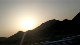 Download lagu MELIHAT KEINDAHAN SUNSET DI BALIK GUNUNG-GUNUNG DARI DALAM MOBIL mp3