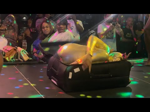 The box girl🤯😳.Incredible flexibility by Anibee #art #flexible #yoga #wow @flexibleblessing