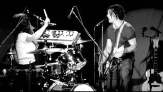 The White Stripes - Fell in Love With a Girl (Live)