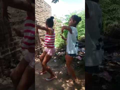 Niñas bailan LA AMETRALLADORA♬🐽
