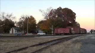 preview picture of video 'Railfanning In Salisbury NC With UP & BNSF Leaders,  A Rail Train & Bartable Train November 2014'