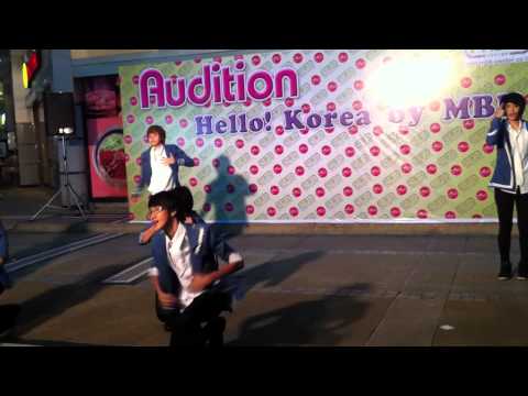 [111006] T-Rex Cover Boyfriend Audition HELLO KOREA at MBK
