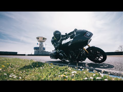 2021 Harley-Davidson® Road Glide® Special Vivid Black Performance