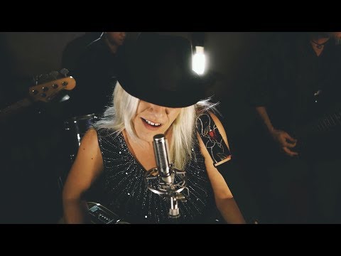 Primer Videoclip oficial de la banda “La Que No Puede Ser”