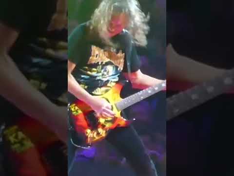 Thumbnail for KIRK HAMMETT CAN'T STOP HEADBANGING TO BATTERY LIVE (2024) #METALLICA #shorts by Headbanging