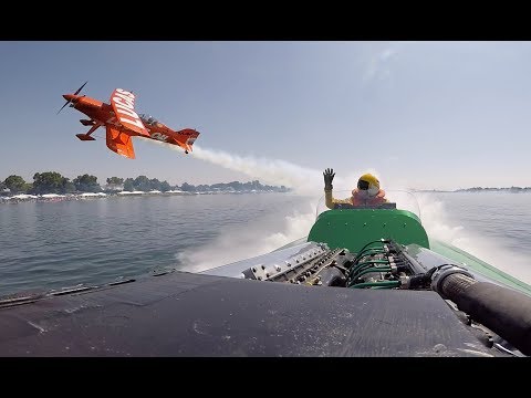 Biplane vs Hydroplane - Ultimate Air and Water Race