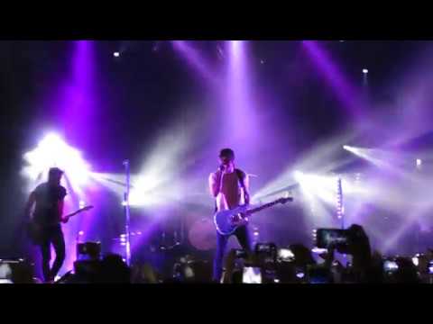 All Time Low - Last Young Renegade Live in Bologna, Italy