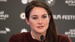 Shailene Woodley Gets Choked Up While Discussing Thanksgiving at Dakota Access Pipeline Protest, by Entertainment Tonight