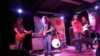 HOMEM COM ASAS - &quot;Dancing Madly Backwards&quot;(CAPTAIN BEYOND)