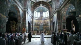 preview picture of video 'One Day in the Life of a Men's Monastery'