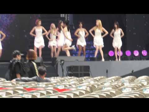 150912 Music core - SNSD - Gee rehersal3
