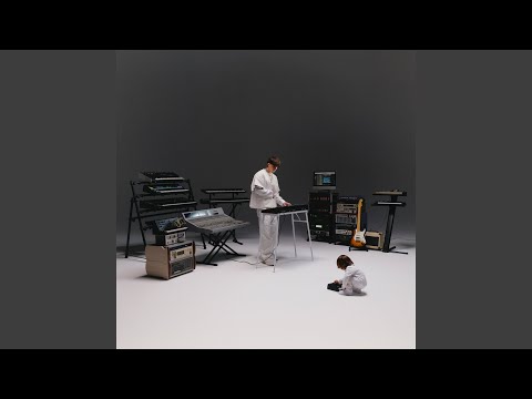 SU E GIÙ (feat. Piccolo & Clams Casino)