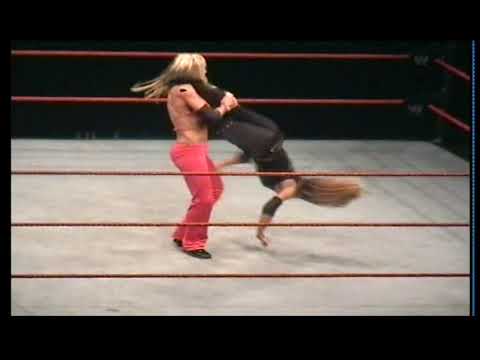 10.29.05 WWE Torrie Wilson vs Trish Stratus (RARE House Show - Victoria attacks)