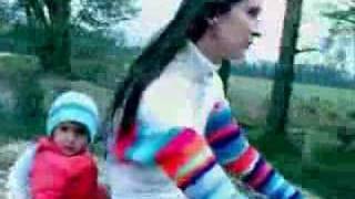 A Eme O - Andrea Echeverri (Official Music Video)