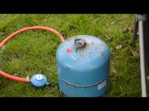 Attaching the Campingaz Regulator