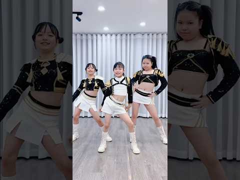 Queenbee dance with Rumi, Mira and Zoey ! #shortviralvideos#dance#dancechallege#xuhuongyoutube