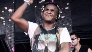 Erick Morillo &amp; Eddie Thoneick Feat. Shawnee Taylor - Live Your Life