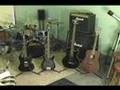 John Cougar Play guitar