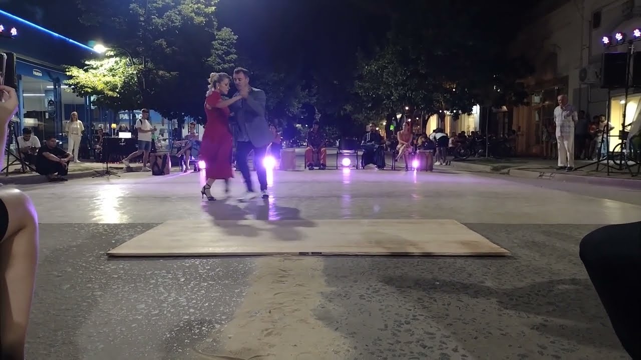 Delfina Pissani y Diego Martin Valero ( Milonga Campera)