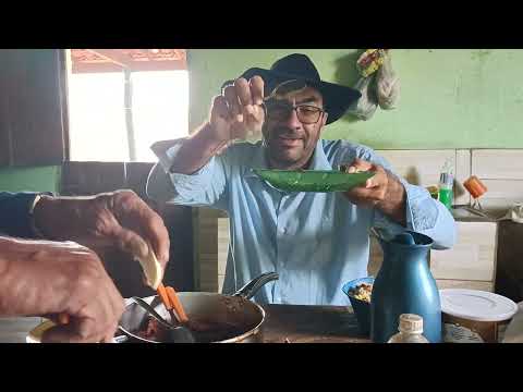 REPÓRTER MATUTO almoçando na casa do vaqueiro JULHO DUQUEIRA em SERRITA PERNAMBUCO.