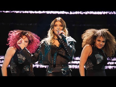 Hanna Ferm sjunger Born this way i Idol 2017 - Idol Sverige (TV4)