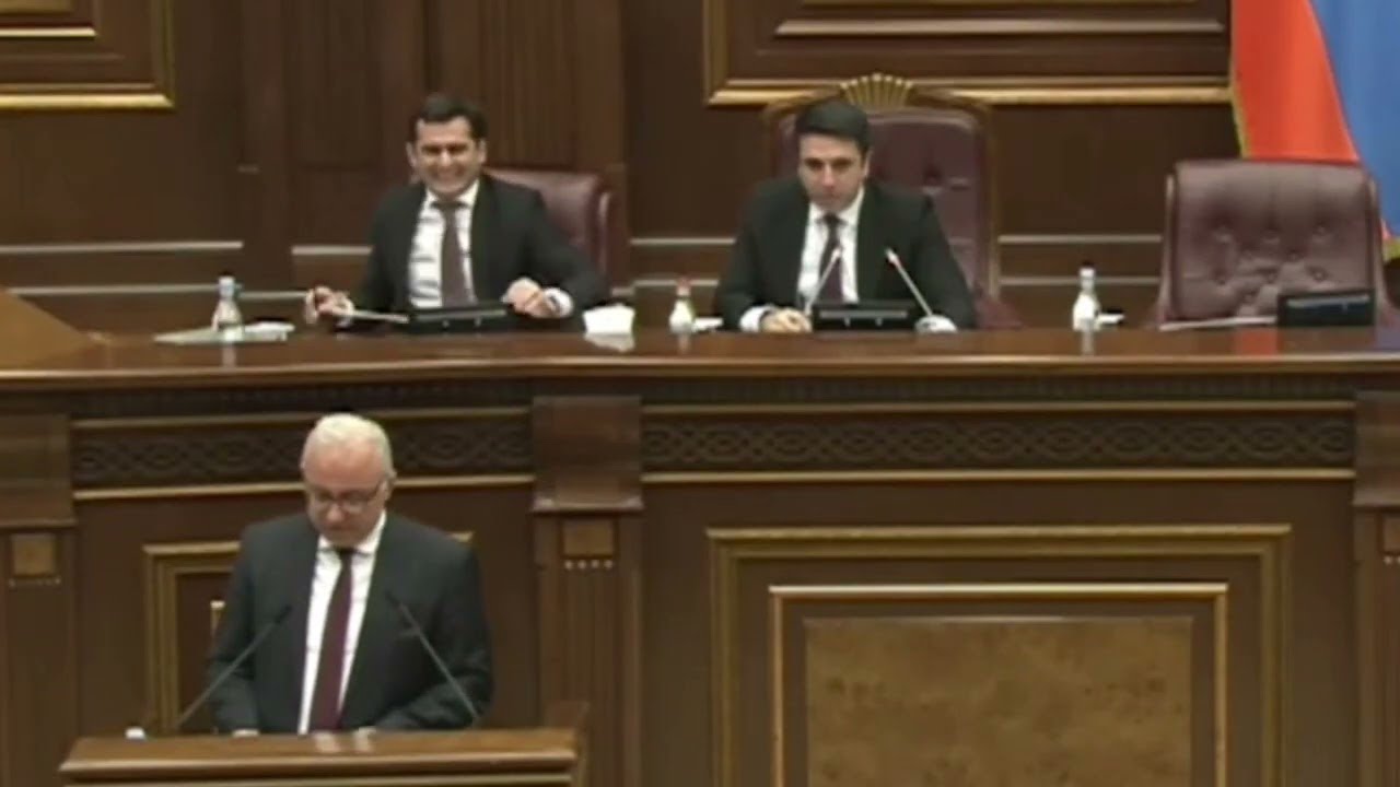 Ինձ նկատողություն մի արեք. Ալեն Սիմոնյան