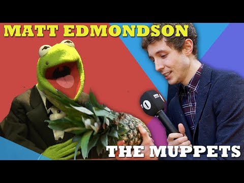 Matt Edmondson shows celebrities his pineapple at The Muppets Premiere